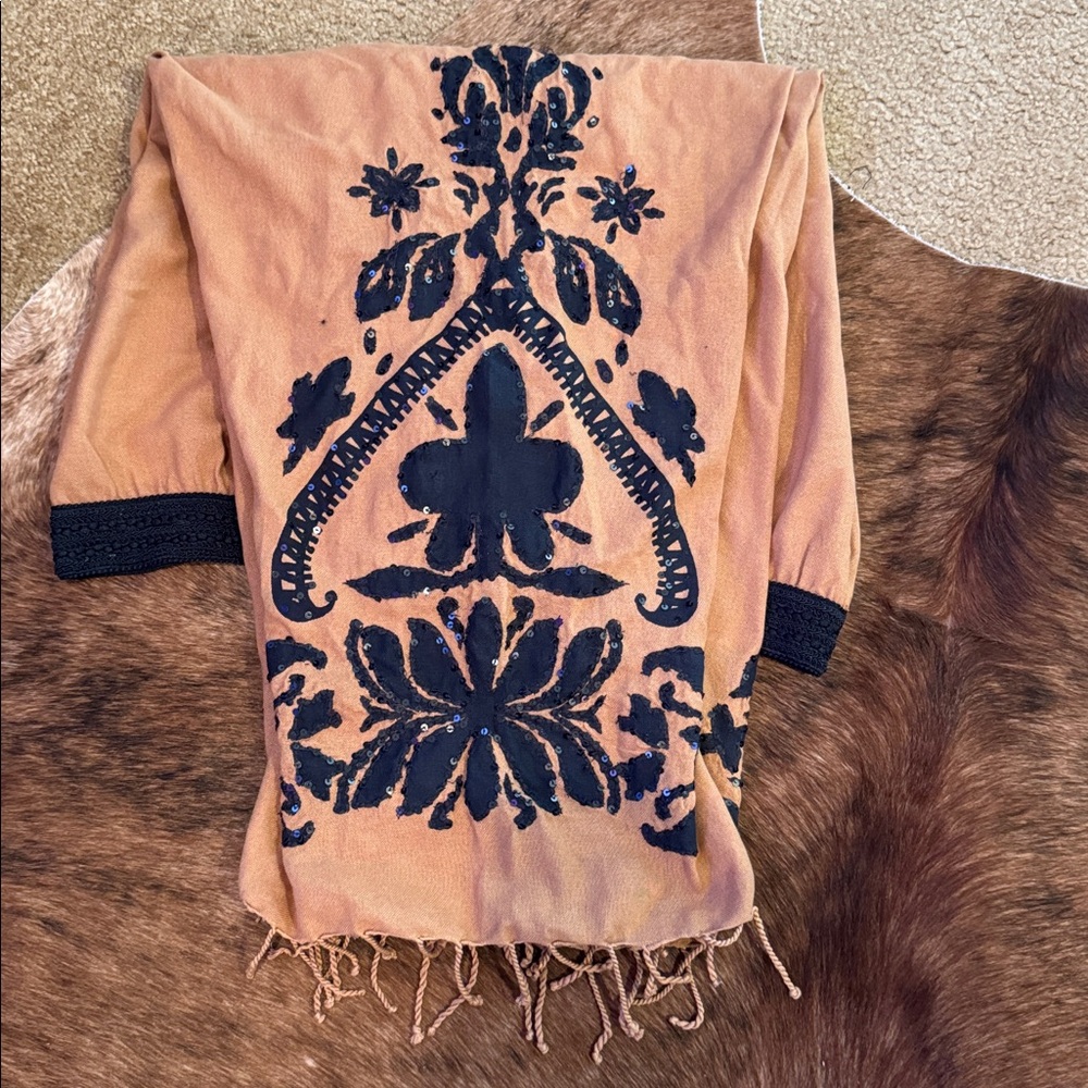 Soft Surroundings Camel and Navy Floral Capris - Picture 3 of 3